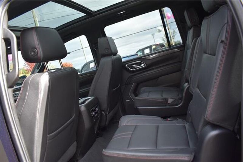 Used 2023 Chevrolet Suburban RSTImage 25