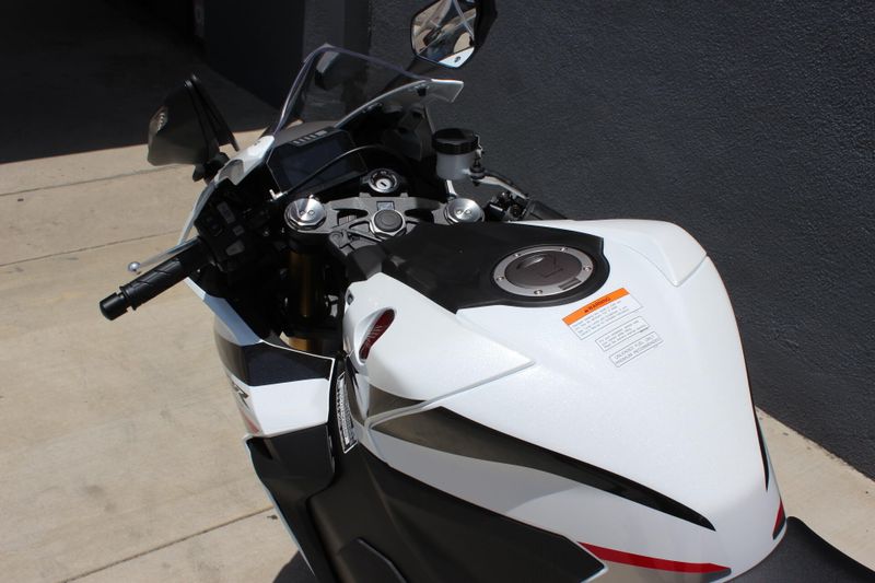 2025 Honda CBR1000RR Image 6