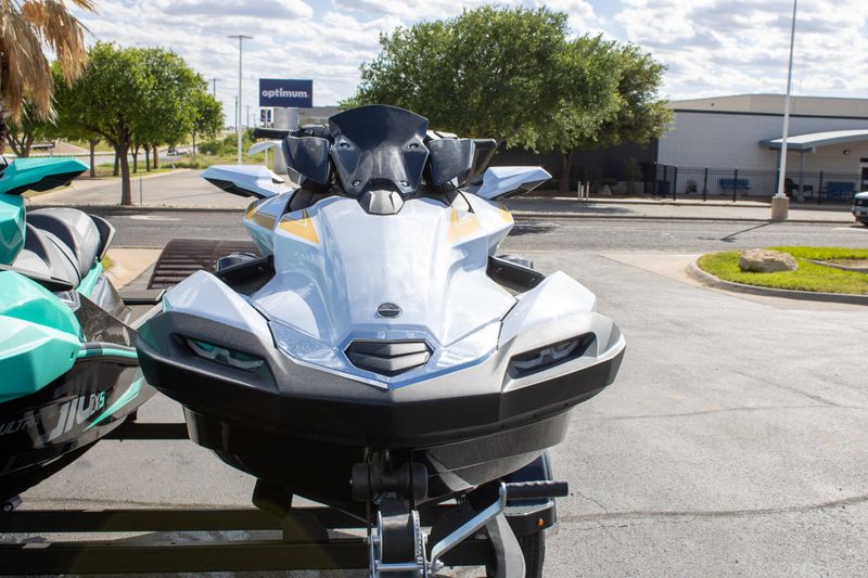 NEW 2026 KAWASAKI JET SKI ULTRA 160LX Image 4