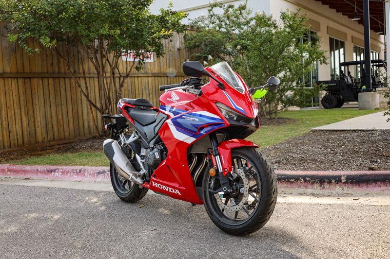 USED 2025 HONDA CBR500R Image 1