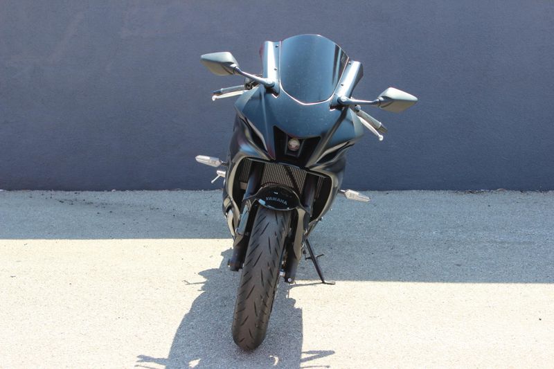 Used 2025 Yamaha YZF R7 Image 8