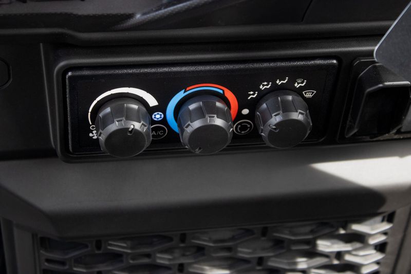 NEW 2026 CAN-AM DEFENDER MAX LONE STAR CAB HD11 Image 37