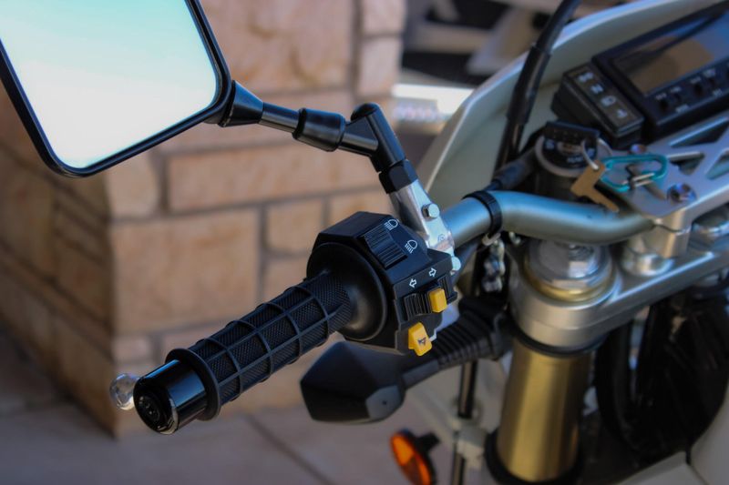 2023 Suzuki DRZ400SM BASE WHITE Image 17