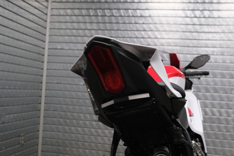NEW 2026 YAMAHA YZF-R7 70TH ANNIVERSARY EDITION Image 12