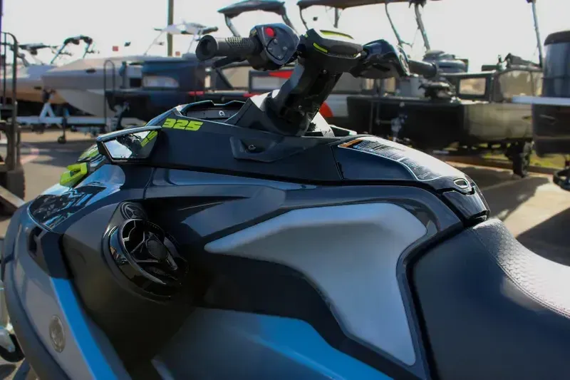 2025 SEADOO RXTX 325 WITH SOUND SYSTEM ICE METAL AND MANTA GREEN Image 6