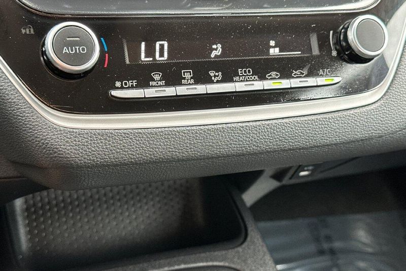 Used 2025 Toyota Corolla LEImage 18