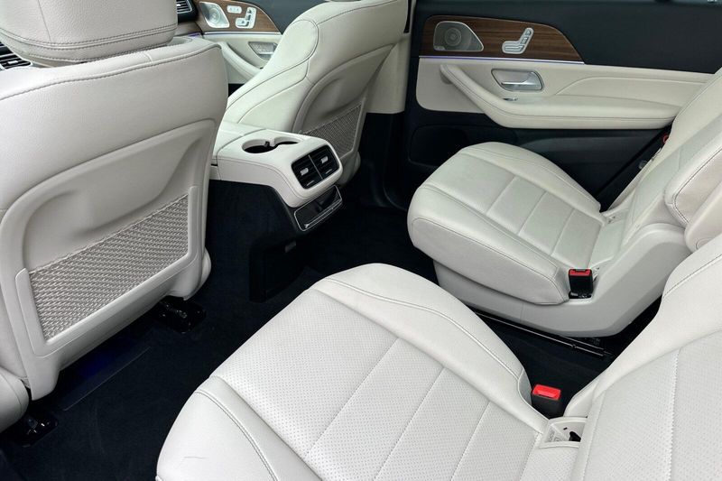 Used 2025 Mercedes-Benz GLS 450Image 13