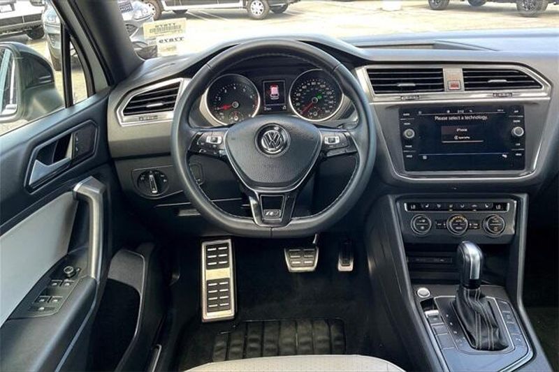 Used 2021 Volkswagen Tiguan 2.0T SE R-Line BlackImage 4