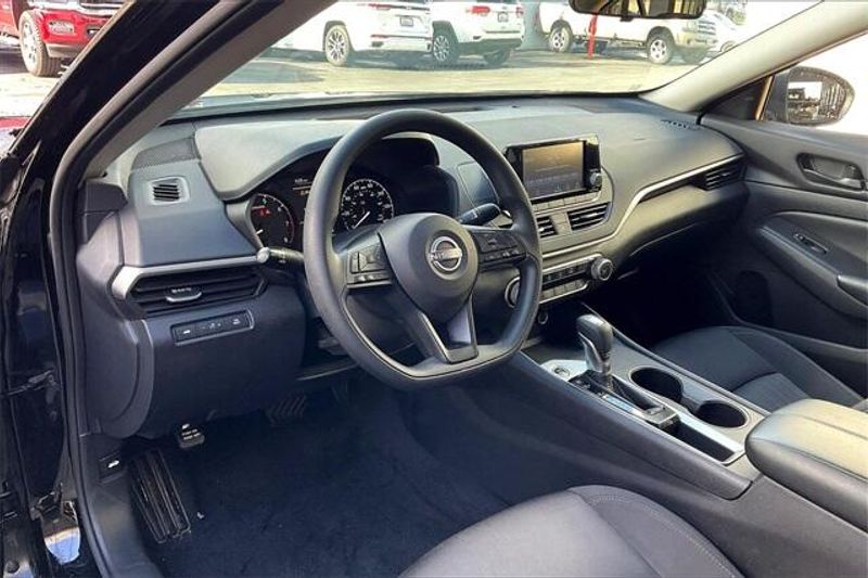 2024 Nissan Altima 2.5 SImage 6