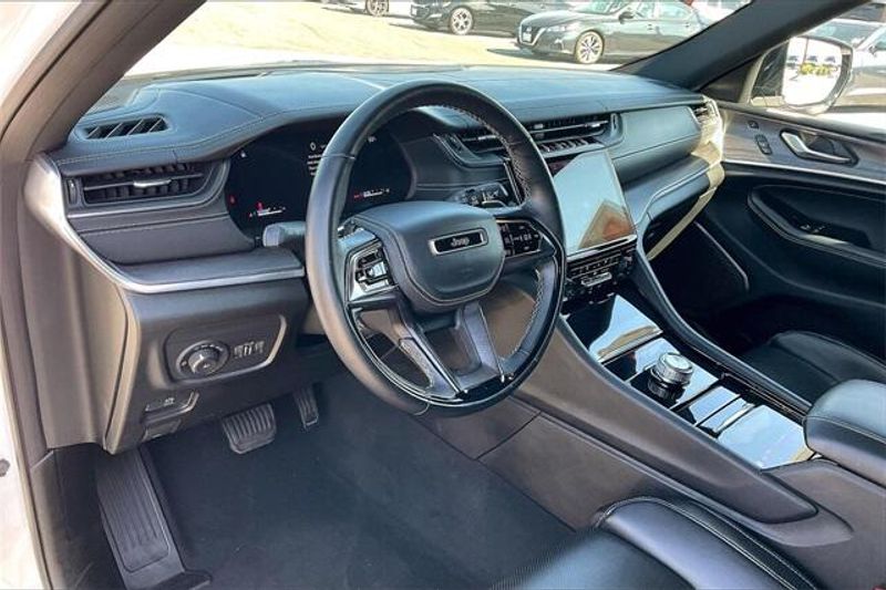 Used 2023 Jeep Grand Cherokee OverlandImage 14