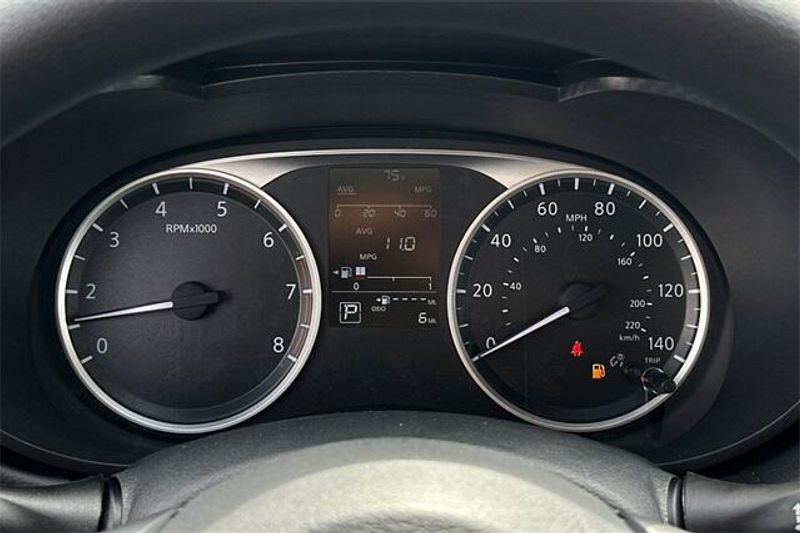 New 2025 Nissan Versa 1.6 SImage 19