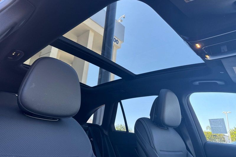 Used 2025 Mercedes-Benz GLC 300Image 19