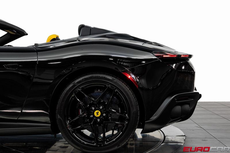 Used 2025 Ferrari Roma *FULL BODY PPF * CARBON FIBER LED STEERING WHEEL*Image 18
