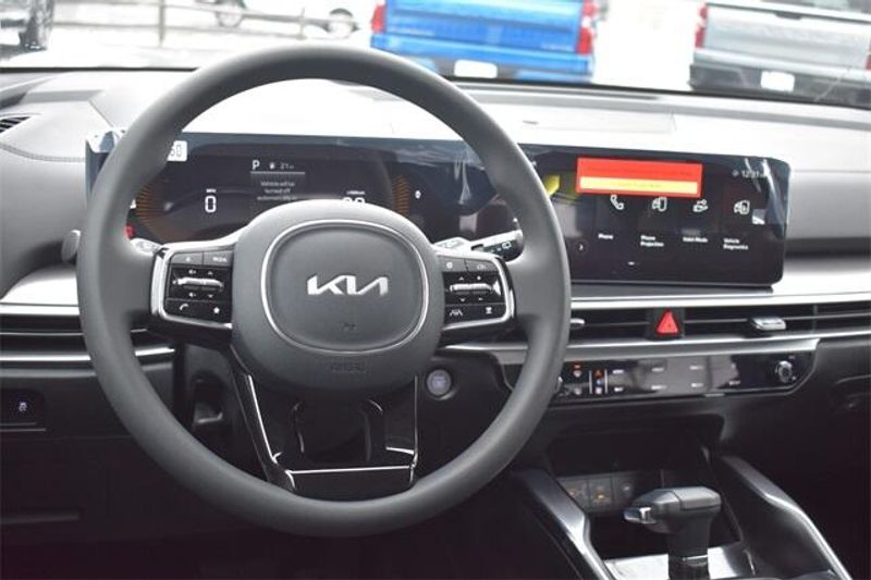 2025 Kia Sorento LXImage 17