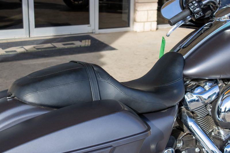 USED 2017 HARLEY STREET GLIDE SPECIAL Image 15