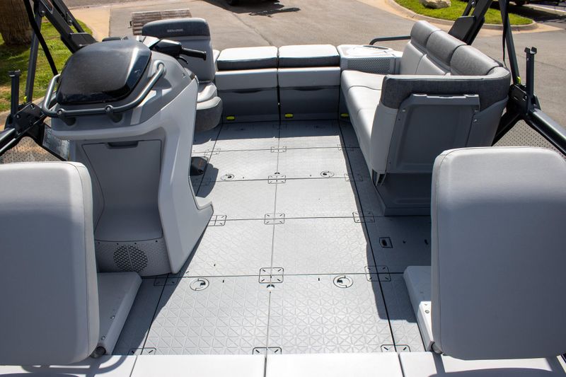 NEW 2026 SEADOO SWITCH SPORT 18 300HP TECH PACKAGE WITH PAINTED TRAILER Image 12