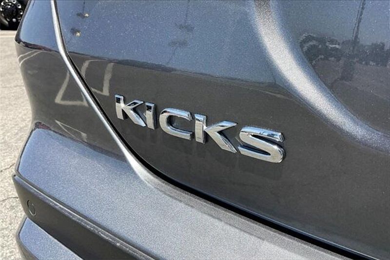 Used 2024 Nissan Kicks SImage 7