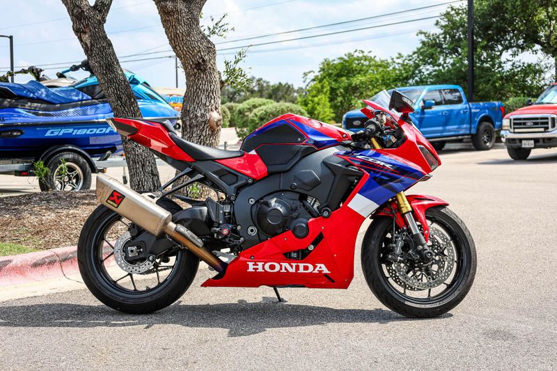 2022 Honda CBR1000RR ABS Image 14