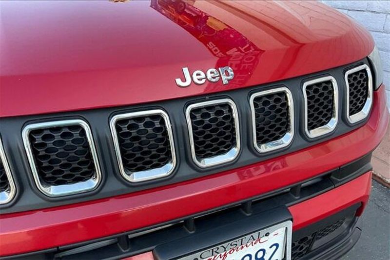2023 Jeep Compass Latitude LuxImage 30