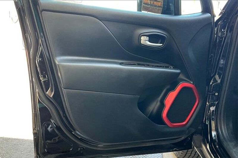 2023 Jeep Renegade Trailhawk photo 21