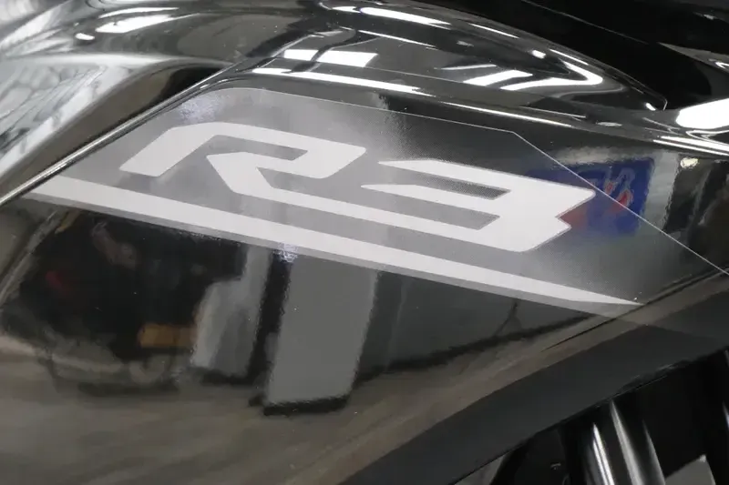 NEW 2026 YAMAHA YZFR3 ABS Image 7