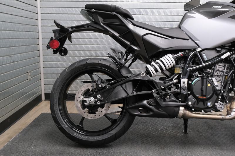 NEW 2026 KTM 250 DUKE Image 11