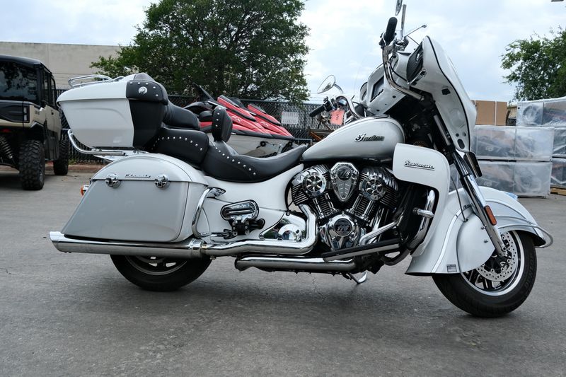 USED 2019 INDIAN MOTORCYCLE ROADMASTER Image 2