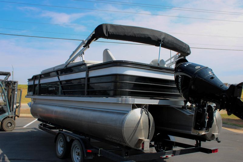 USED 2022 CREST CLASSIC FISH 220 C4 Image 7