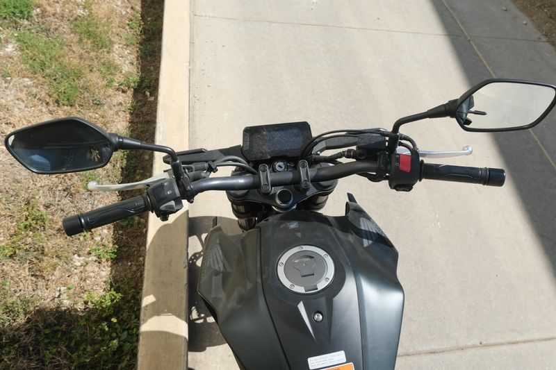 NEW 2025 HONDA CB300R ABS Image 11