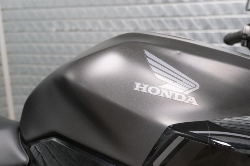 USED 2023 HONDA CB500F Image 10