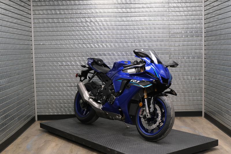 NEW 2026 YAMAHA YZF-R1 Image 1