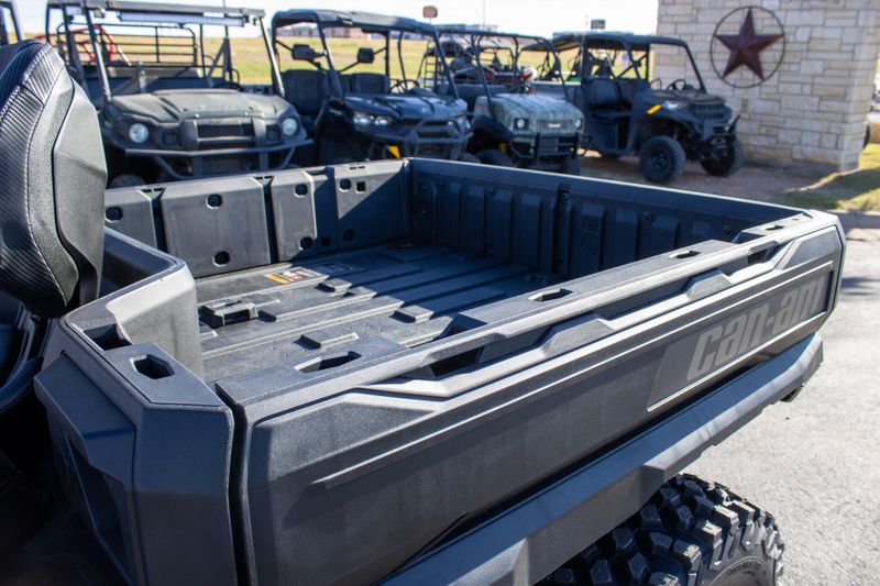 NEW 2026 CAN-AM OUTLANDER MAX 6X6 BACKCOUNTRY 1000R Image 26