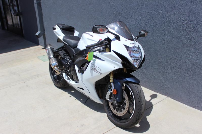 2021 Suzuki GSX-R750M1 CA 750 100th Anniversary Edition Image 2