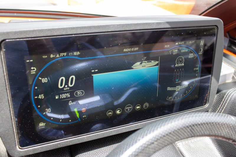 USED 2020 MALIBU 24 MXZ Image 20