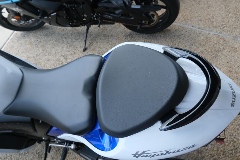 2023 Suzuki HAYABUSA WHITE Image 25