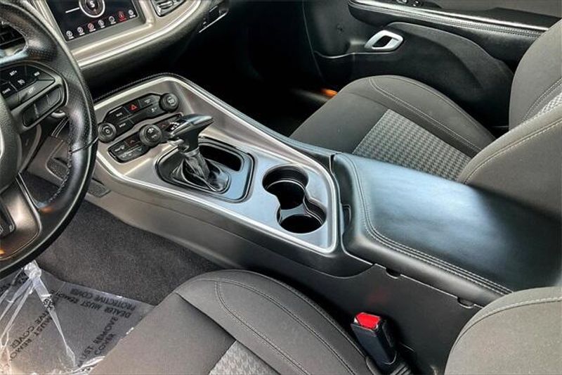 2022 Dodge Challenger SXTImage 17