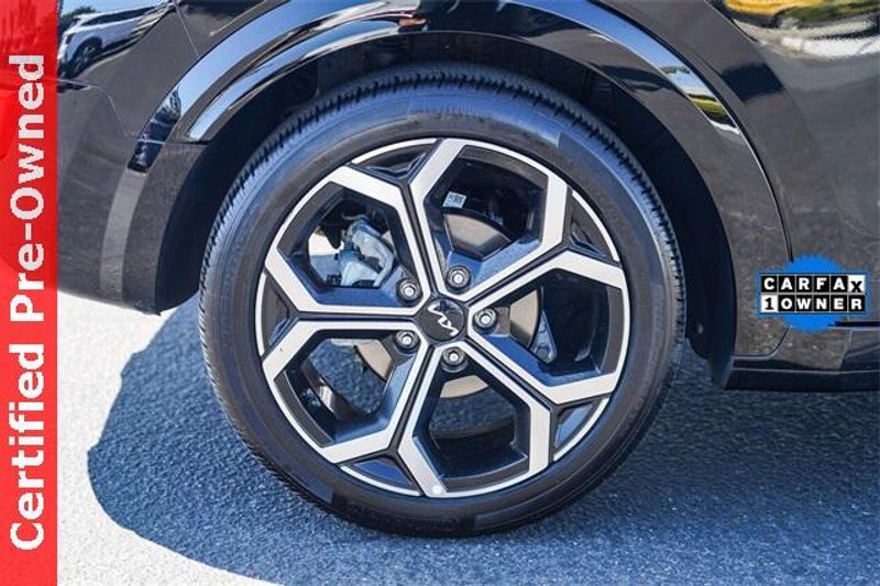 Used 2024 Kia Niro Plug-In Hybrid SXImage 13