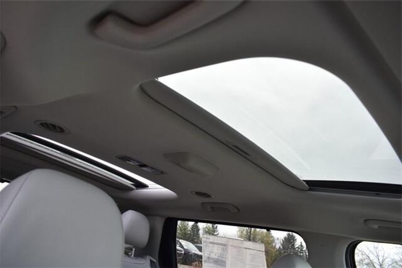 2025 Kia Carnival SX PrestigeImage 14
