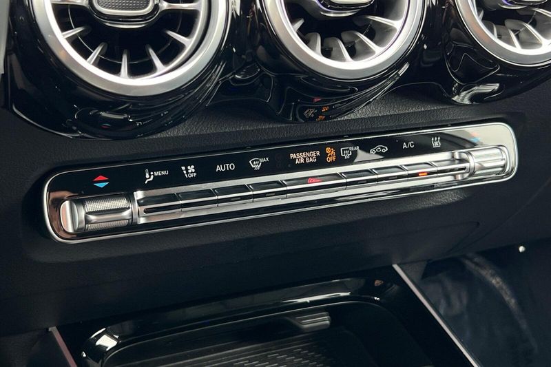 2023 Mercedes-Benz EQB 300Image 24