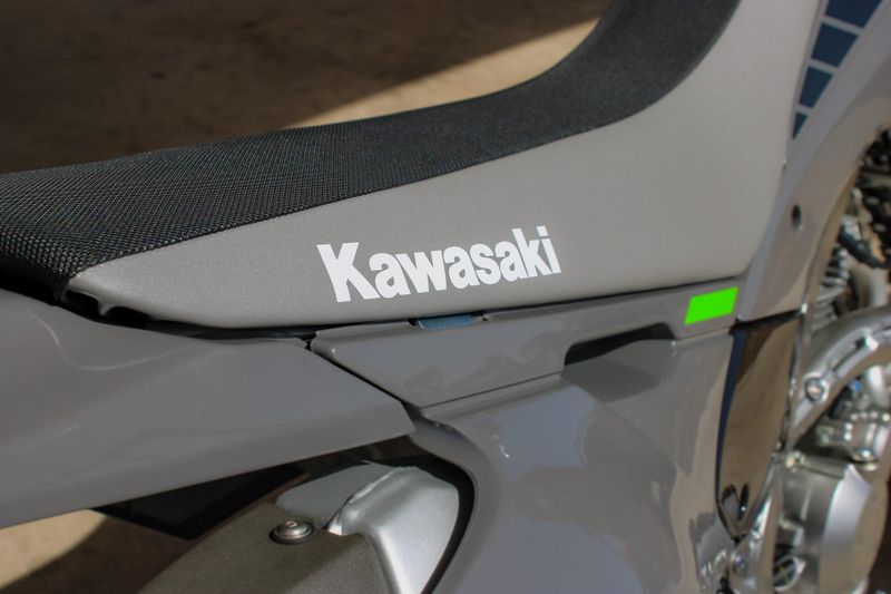 2025 Kawasaki KLX140R F BATTLE GRAY Image 9