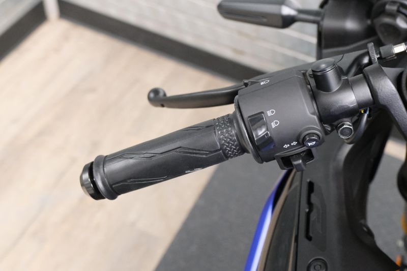 NEW 2026 YAMAHA YZFR3 ABS Image 16