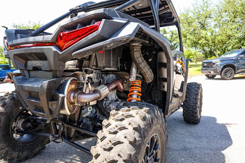 2024 Polaris RZR XP 1000 ULTIMATE MATTE TITANIUM AND ONYX BLACK Image 12