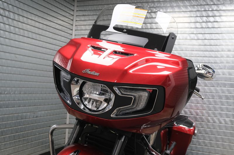 NEW 2025 INDIAN MOTORCYCLE CHALLENGER LIMITED Image 8