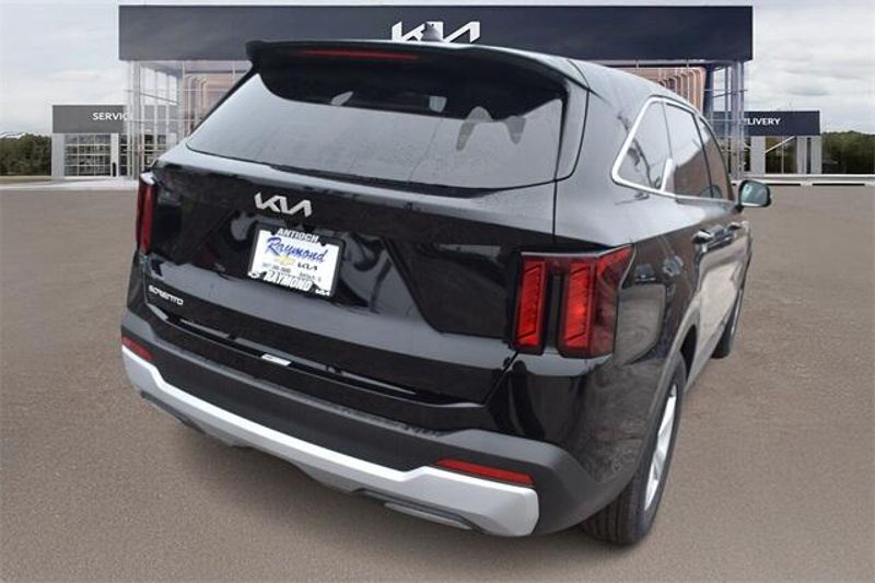 2024 Kia Sorento LXImage 3