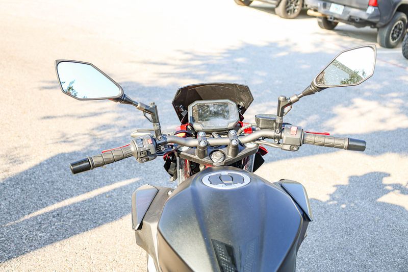 USED 2025 KAWASAKI Z500 SE ABS Image 6