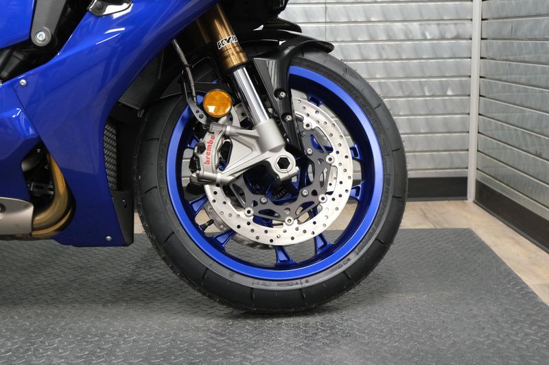 NEW 2026 YAMAHA YZFR1 Image 13