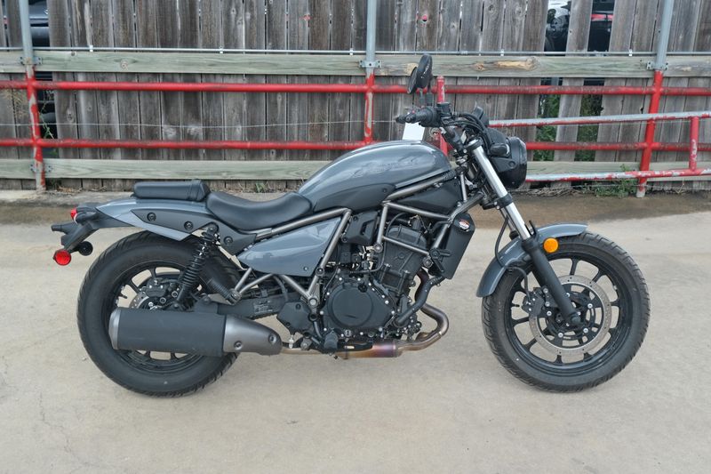 2024 Kawasaki ELIMINATOR PEARL STORM GRAY Image 2