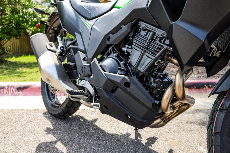2025 Kawasaki VERSYSX 300  CANDY LIME GREEN AND METALLIC FLAT SPARK BLACK Image 9