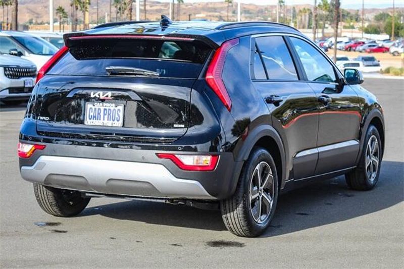 2025 Kia Niro EXImage 17