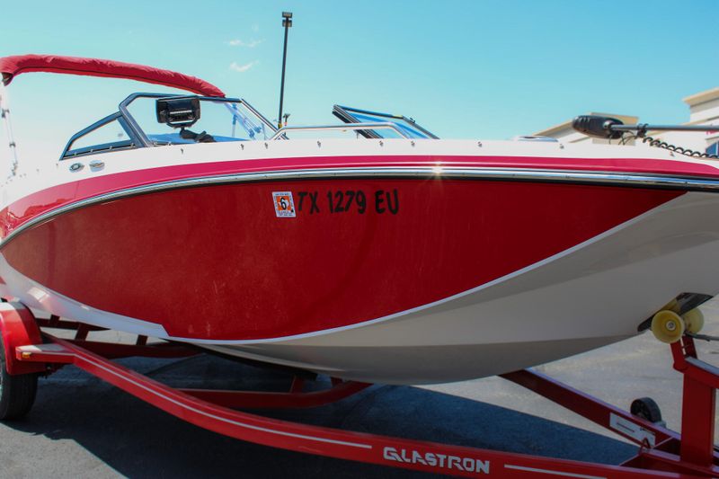 2019 GLASTRON 205 GTD Image 32